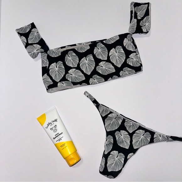 Nirvanic Swim Calista Top (S)/Hali Bottom (M) in Black Stem - Picture 6 of 8